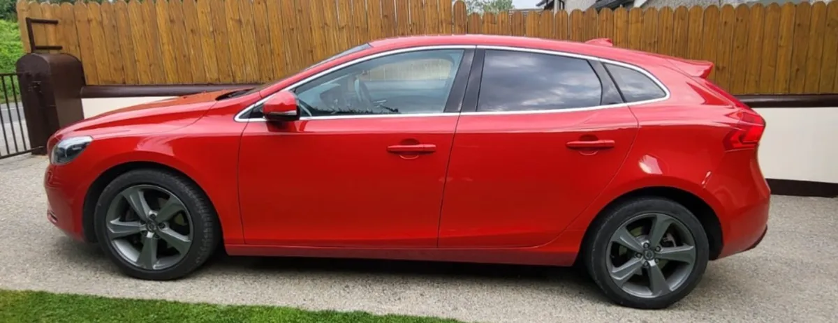 Volvo V40 2014 - Image 3
