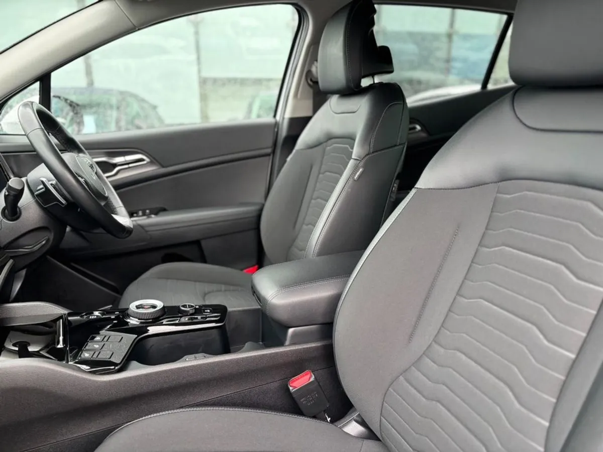 Kia Sportage 1.6 K3 Plug in Hybrid Automatic - Image 4