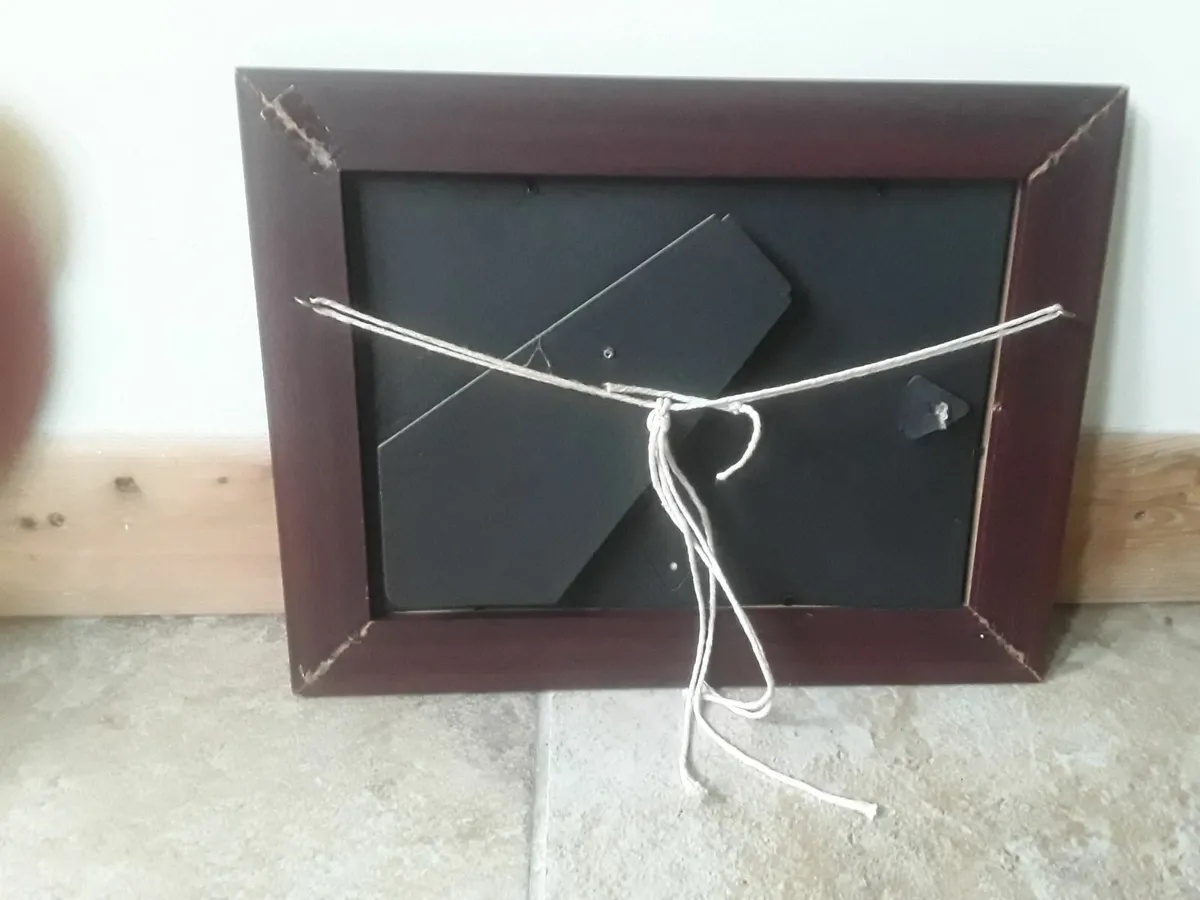 Nice small picture in glass frame - Image 3