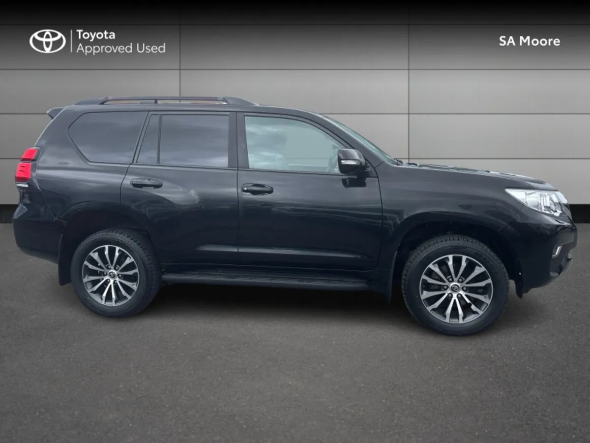 Toyota Land Cruiser LWB AUTO with LEATHER 50th EDI - Image 3