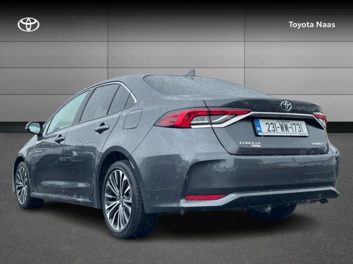 Toyota Corolla COROLLA LUNA SPORT SALOON - Image 2