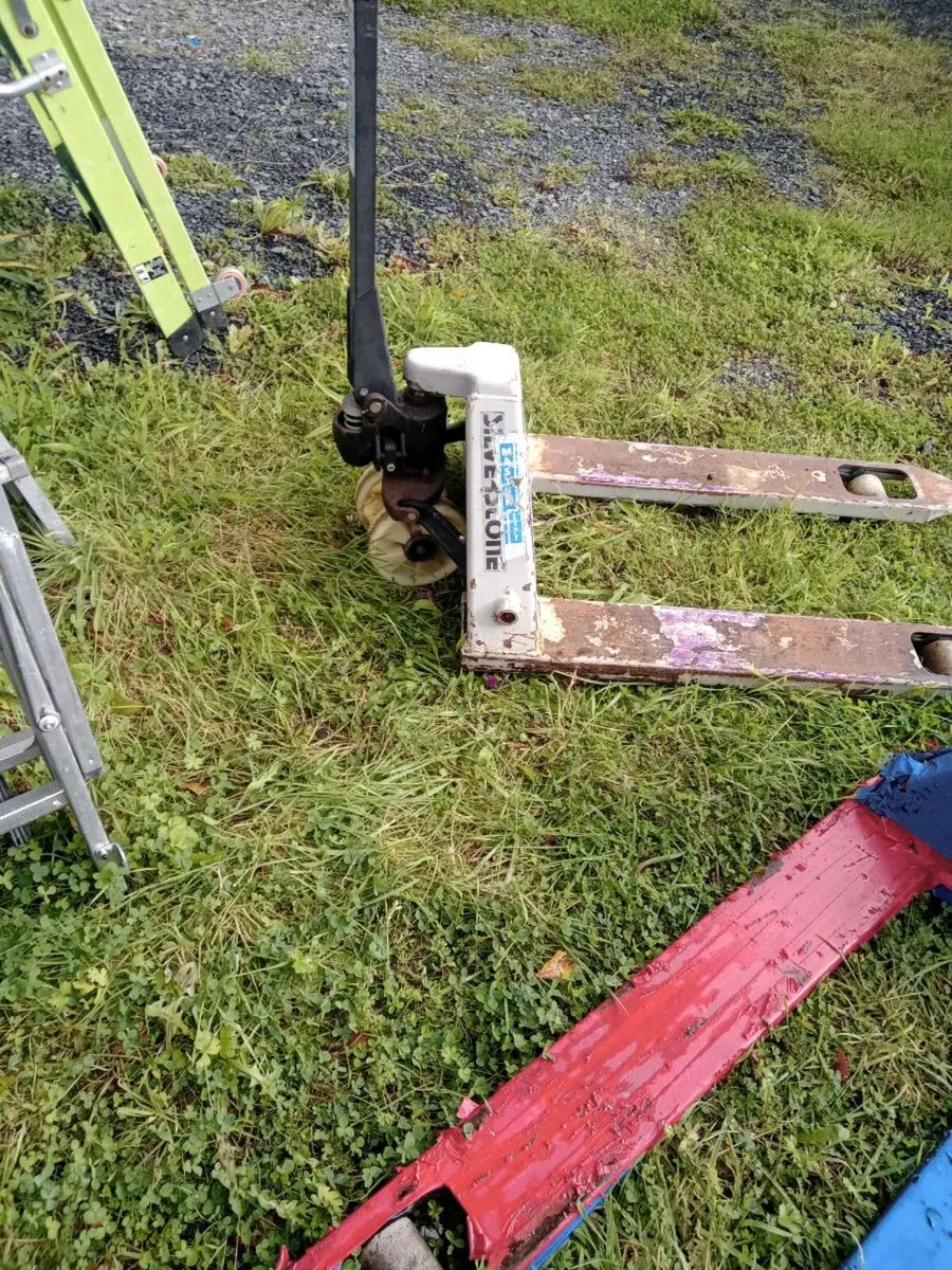 Pallet trucks new and  used - Image 3