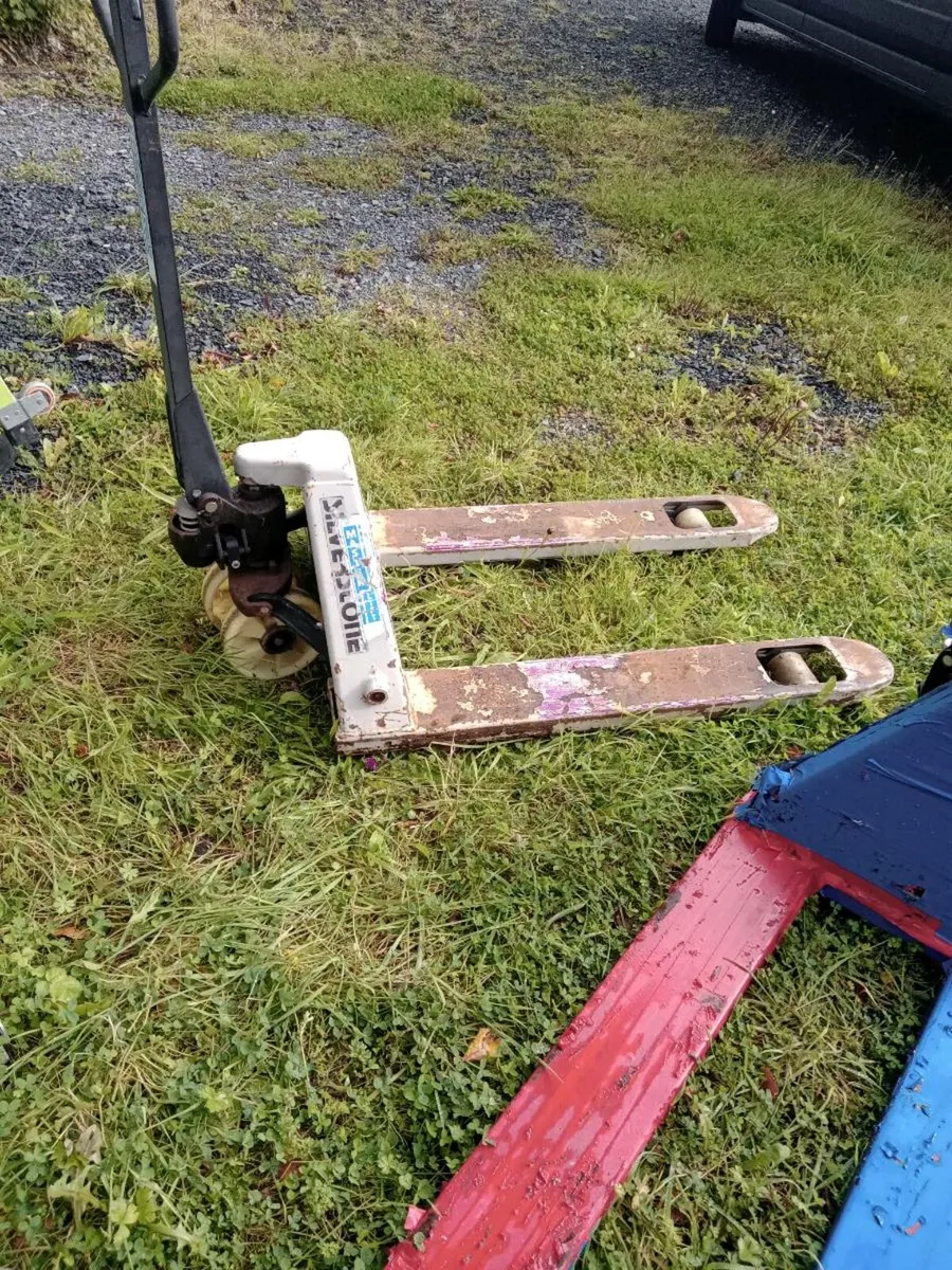 Pallet trucks new and  used - Image 4