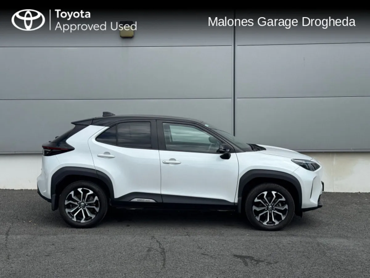 Toyota Yaris Cross 1.5 Hybrid Luna Sport Call Now - Image 3