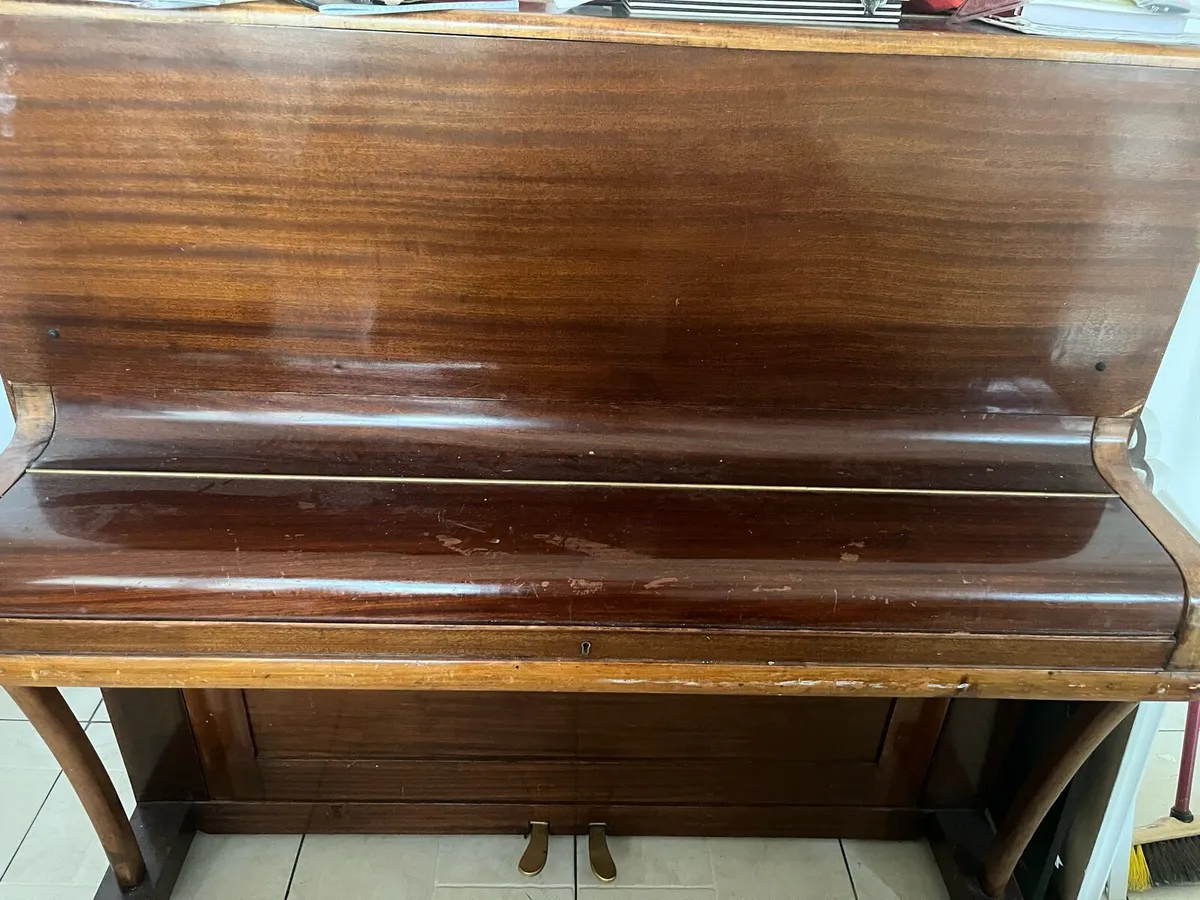 Piano - Image 1