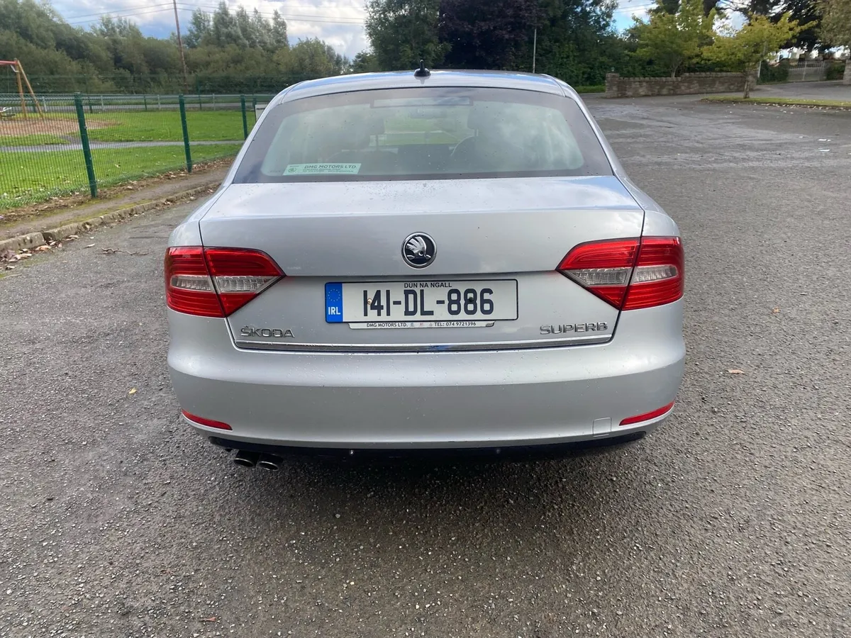 141 SKODA SUPERB 2.0TDI ELEGANCE LEATHER TOP SPEC - Image 4