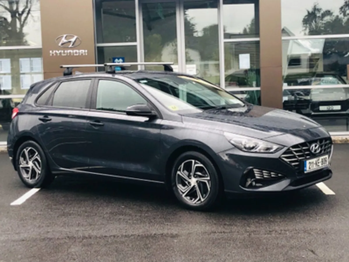 Hyundai i30 Deluxe 1.0 Petrol - Image 1