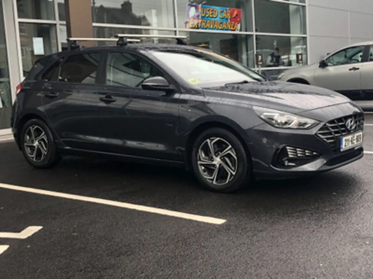 Hyundai i30 Deluxe 1.0 Petrol - Image 3