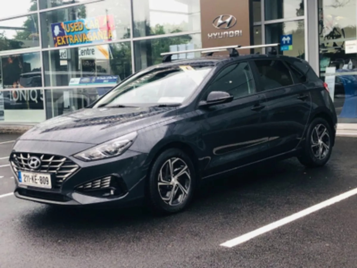 Hyundai i30 Deluxe 1.0 Petrol - Image 4