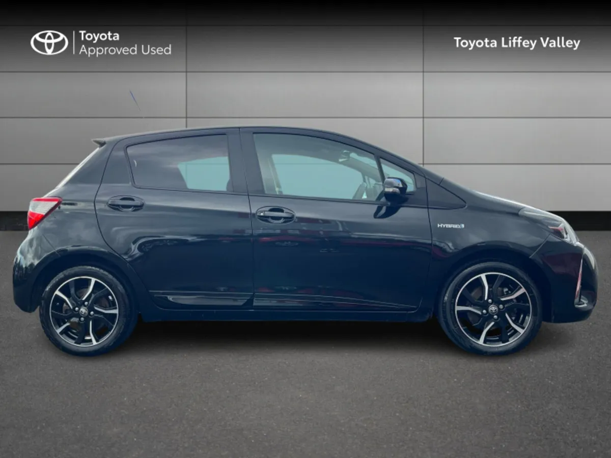 Toyota Yaris 1.5 VVT-I CVT DESIGN 5DR AUTO - Image 3