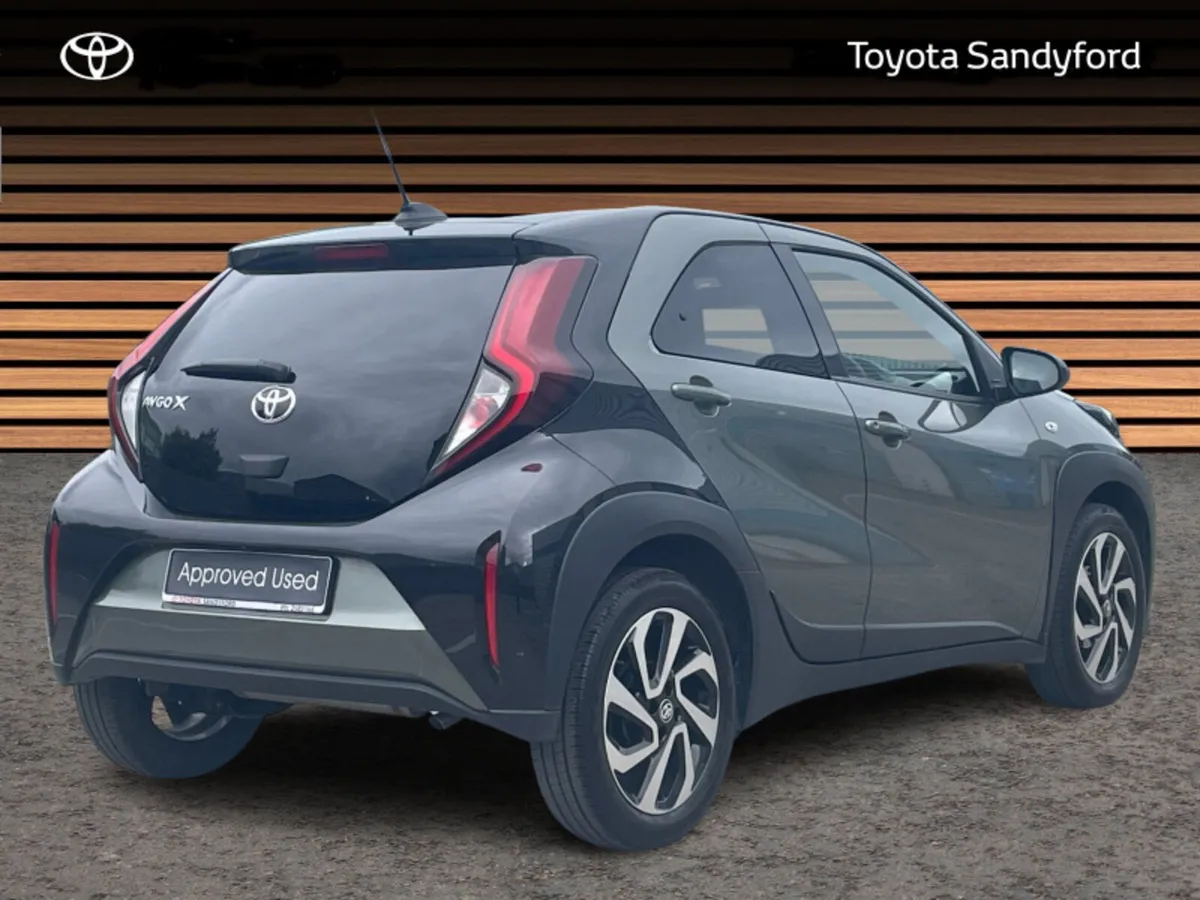 Toyota Aygo X DESIGN // NEW MODEL // REAR CAMERA & - Image 2
