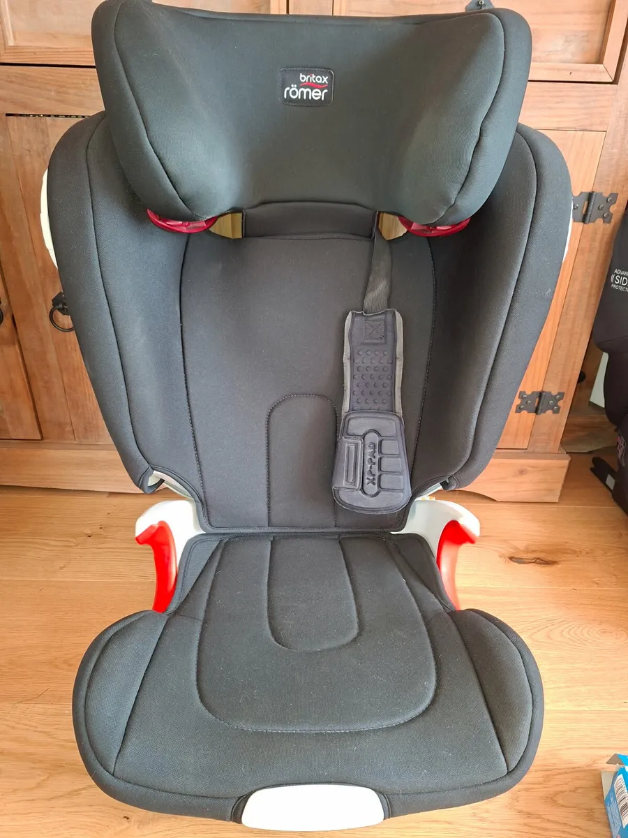 Childs car seat - Image 4
