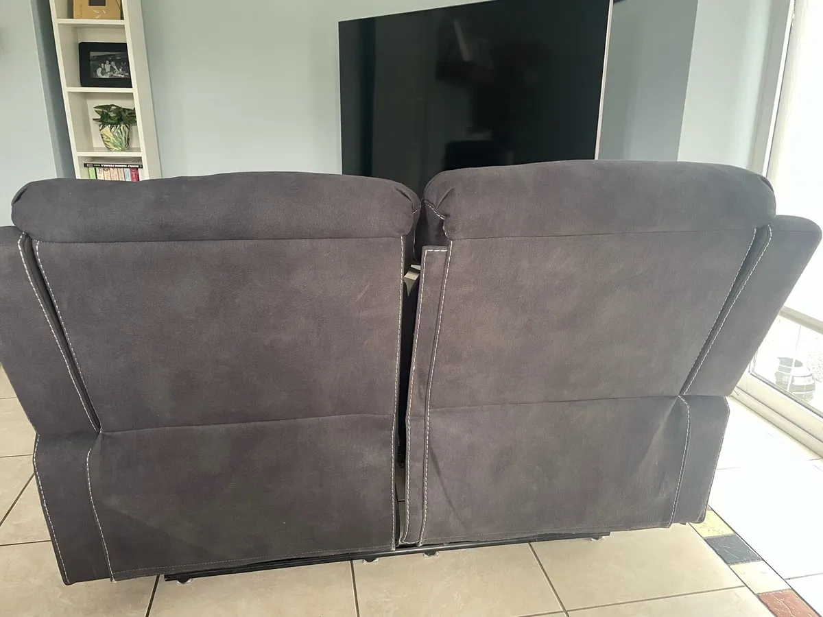 2 Seater recliner couch - Image 3