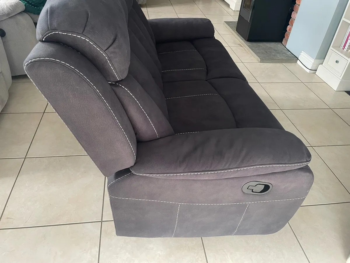 2 Seater recliner couch - Image 4