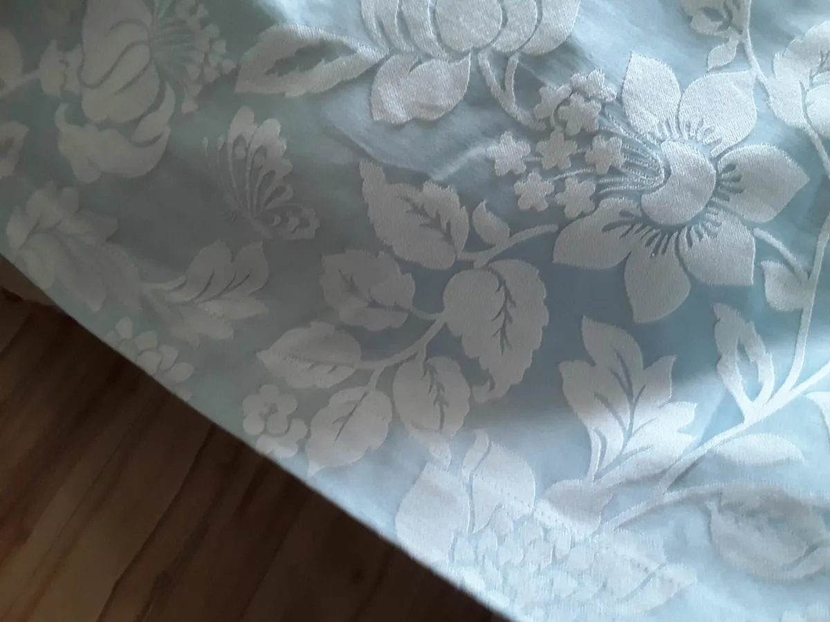Lovely new condition beautiful blue vintage drapes - Image 2