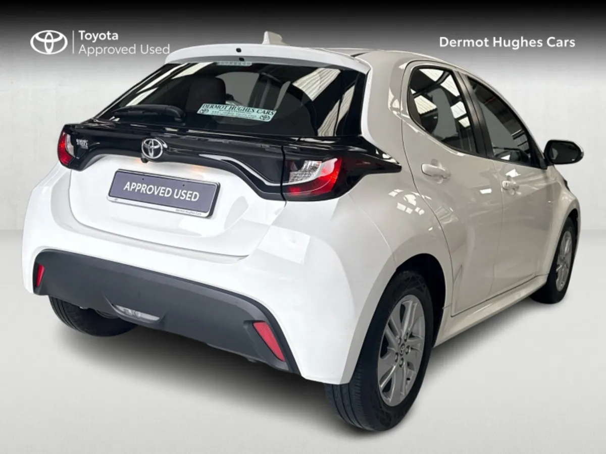 Toyota Yaris 1.0 LUNA 4DR - Image 2