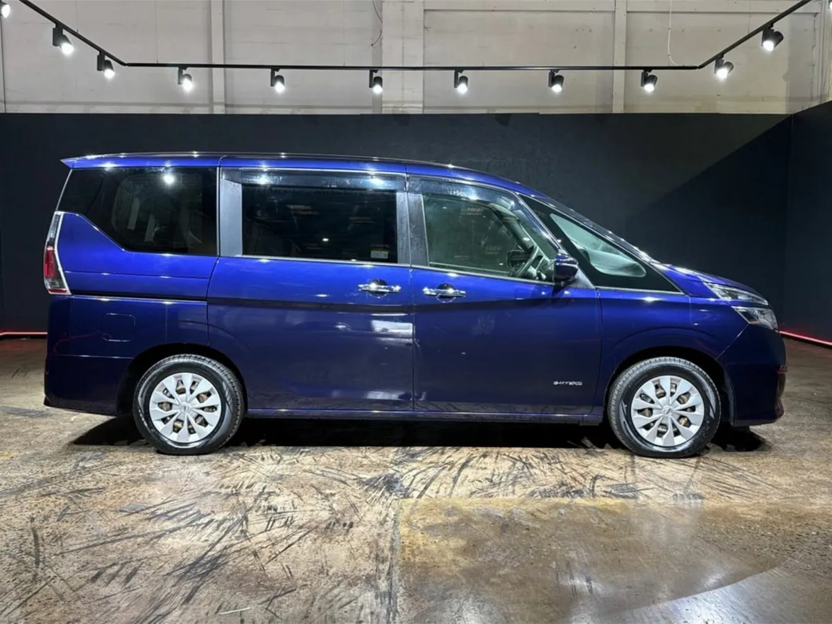 Nissan Serena 2.0 AUTOMATIC - CRUISE CONTROL - REV - Image 3