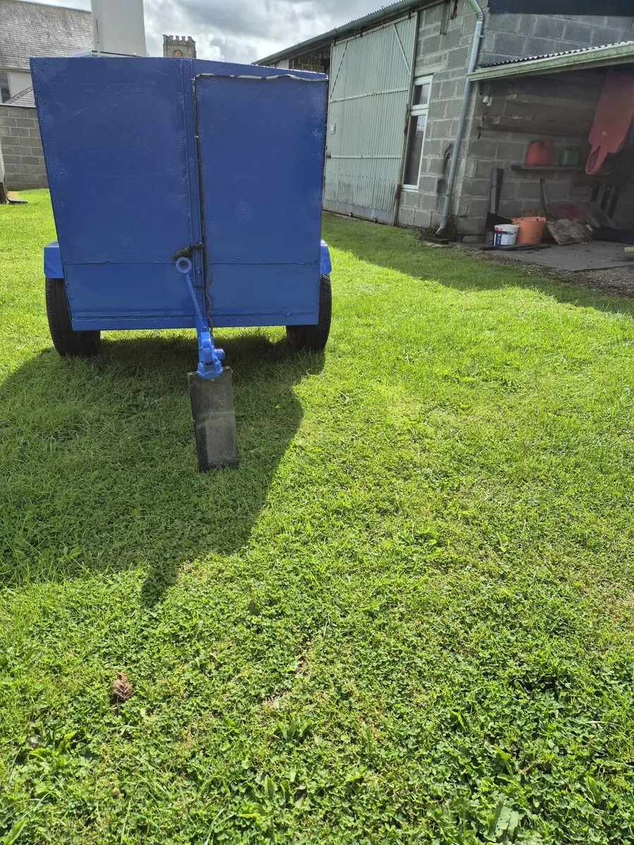 Dog Trailer - Image 1