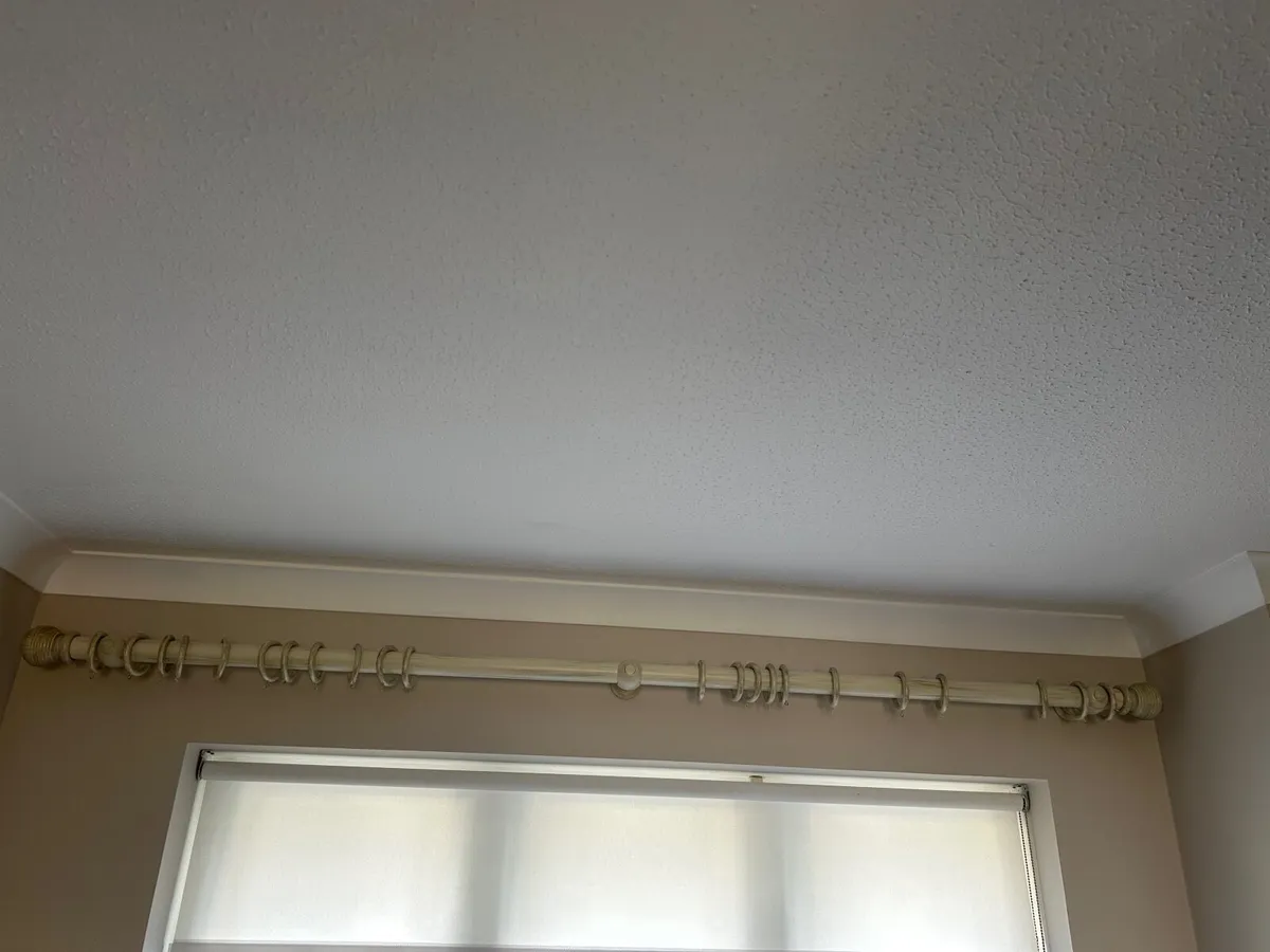 Curtain pole