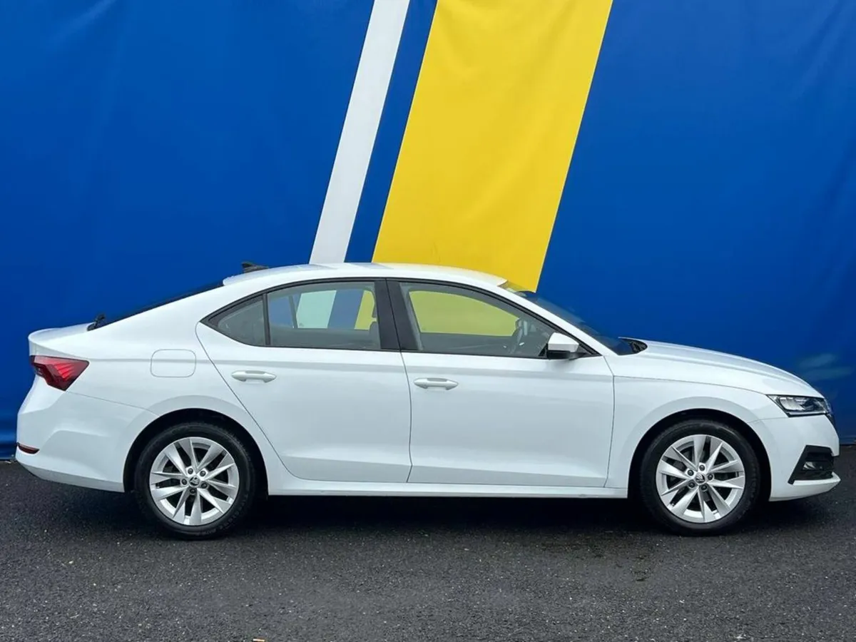 Skoda Octavia AMBITION 1.0 TSI AUTO // APPLE CARPL - Image 2