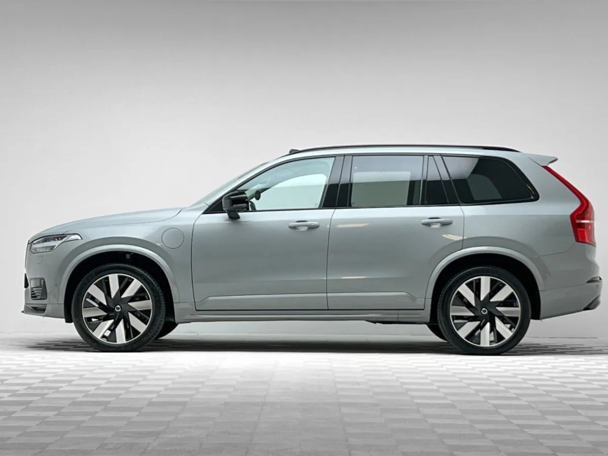 Volvo XC90 PLUS T8 AWD RECHARGE *7 SEATER* - Image 4