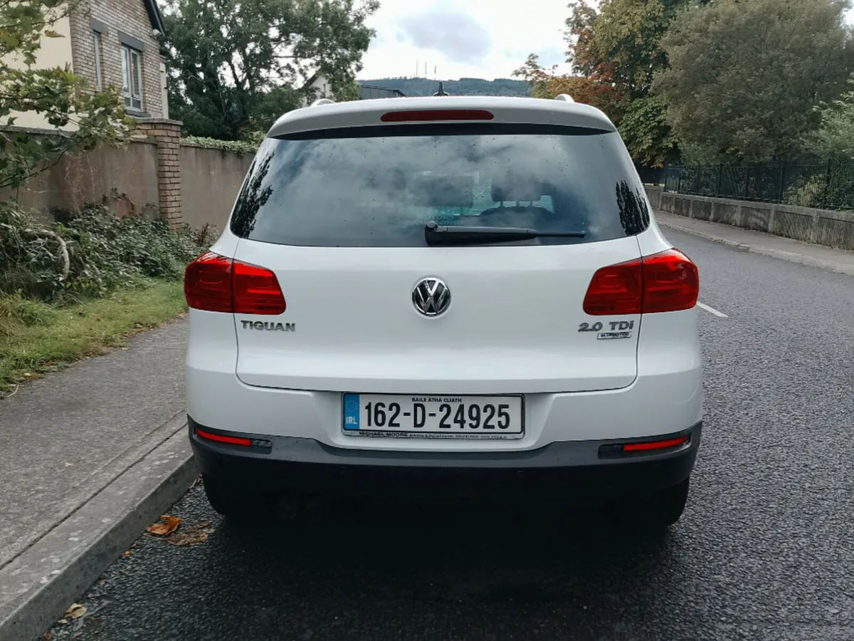 Volkswagen Tiguan Sport 2.0tdi 110HP M6F 4DR - Image 4