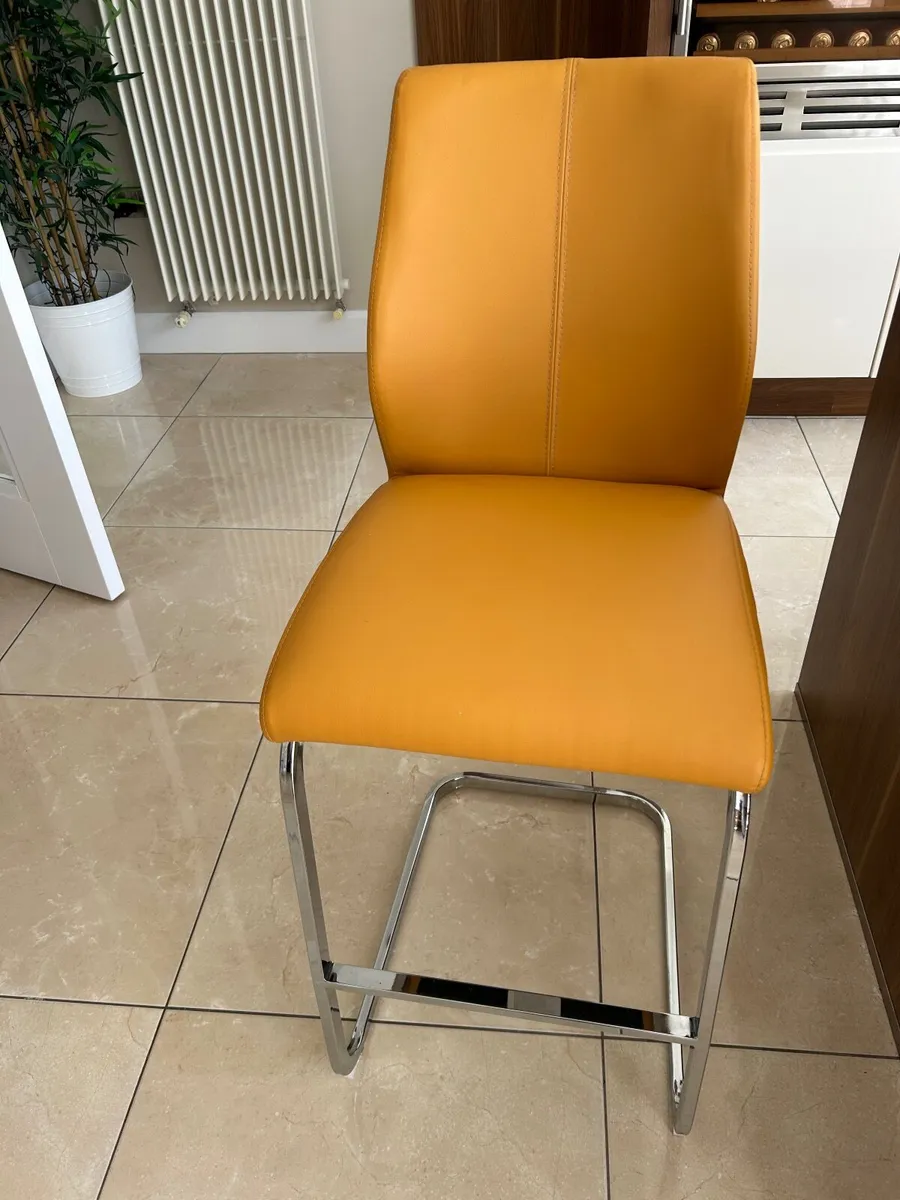 Bar/kitchen stool