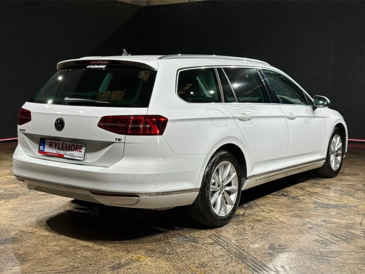 Volkswagen Passat 1.4 AUTO - ELEGENCE MODEL - REVE - Image 4