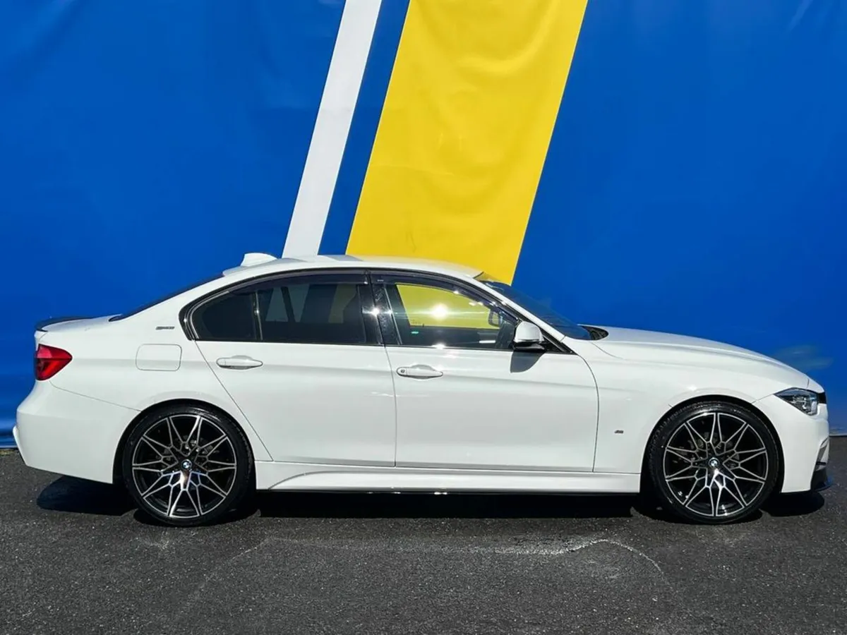 BMW 3-Series 330e M-SPORT COMPETITION 2.0 HYBRID / - Image 2