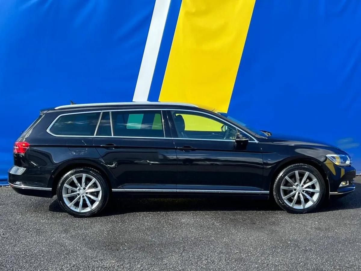 Volkswagen Passat HIGHLINE VARIANT 2.0 TDI AUTO // - Image 2