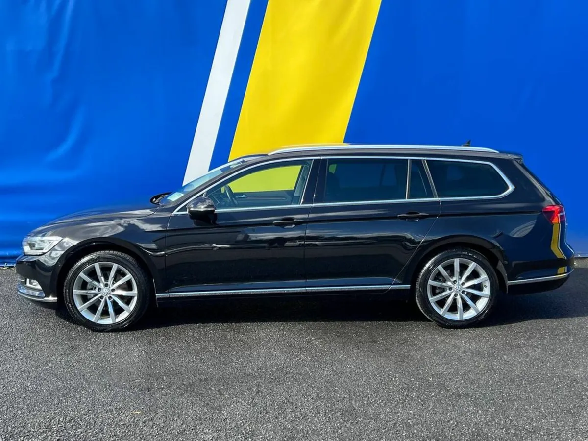 Volkswagen Passat HIGHLINE VARIANT 2.0 TDI AUTO // - Image 3