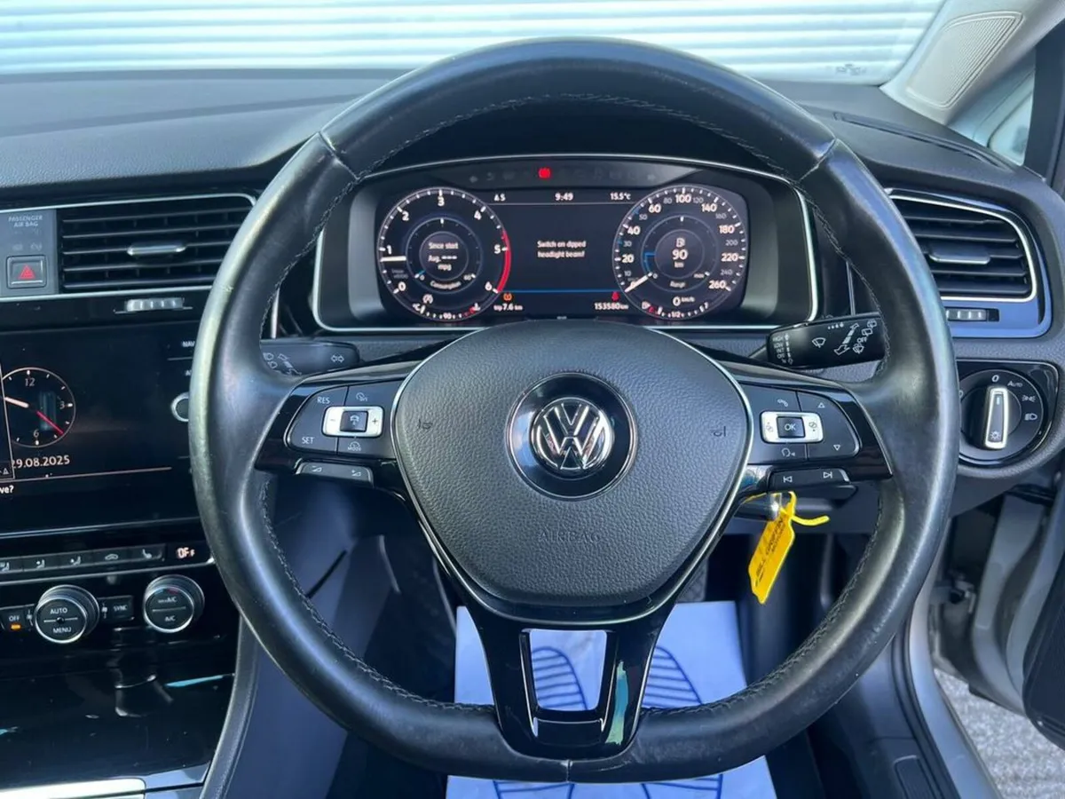 Volkswagen Golf HIGHLINE 1.6 TDI // REVERSE CAMERA - Image 4