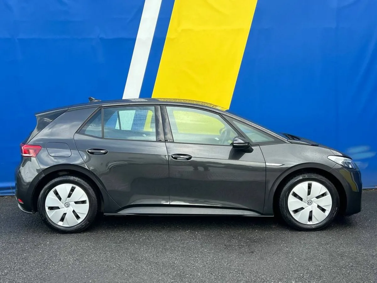 Volkswagen ID.3 LIFE 58KWH AUTO // APPLE CARPLAY/A - Image 2