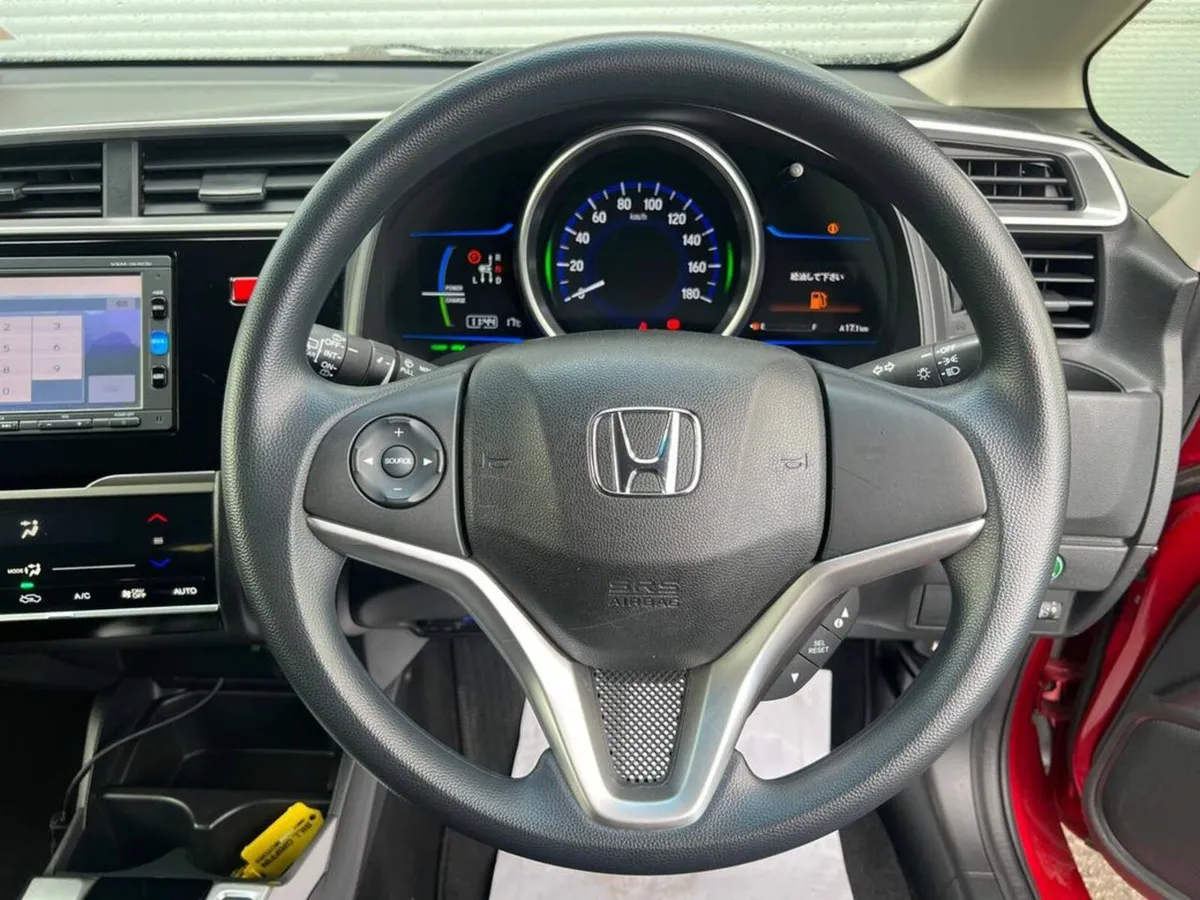 Honda Fit F-PACKAGE 1.5 HYBRID // REVERSE CAMERA / - Image 4
