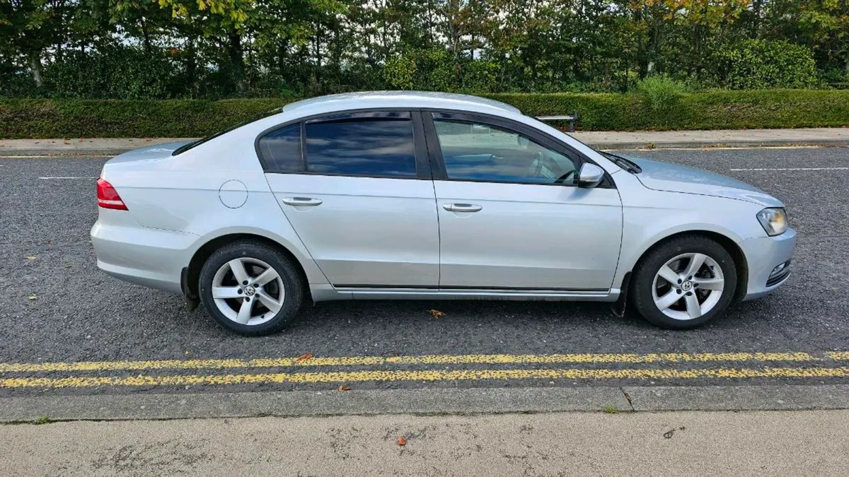 Volkswagen Passat - Image 4