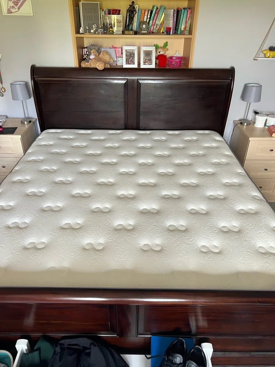 Pocket sprung 6ft x 6ft 6in mattress - Image 3