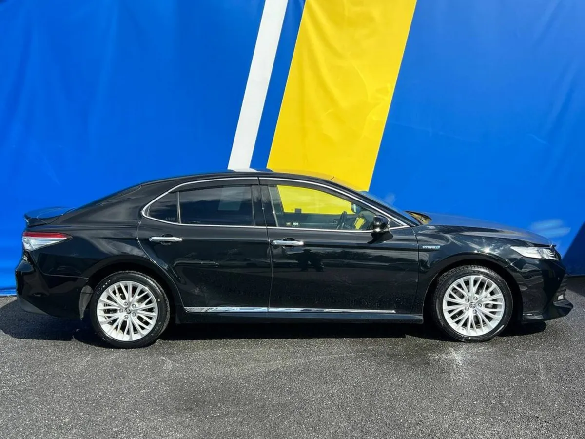 Toyota Camry G-LEATHER PACKAGE 2.5 HYBRID // VALID - Image 2