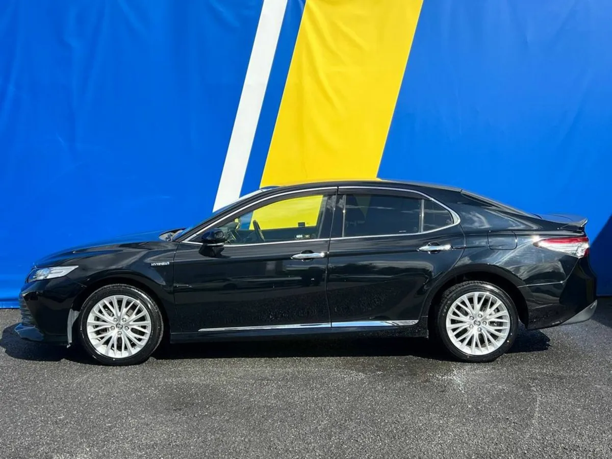 Toyota Camry G-LEATHER PACKAGE 2.5 HYBRID // VALID - Image 3