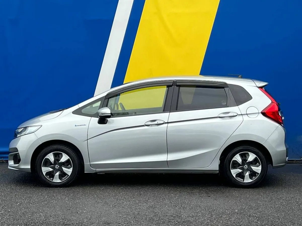 Honda Fit F-PACKAGE 1.5 HYBRID AUTO // ADAPTIVE CR - Image 3
