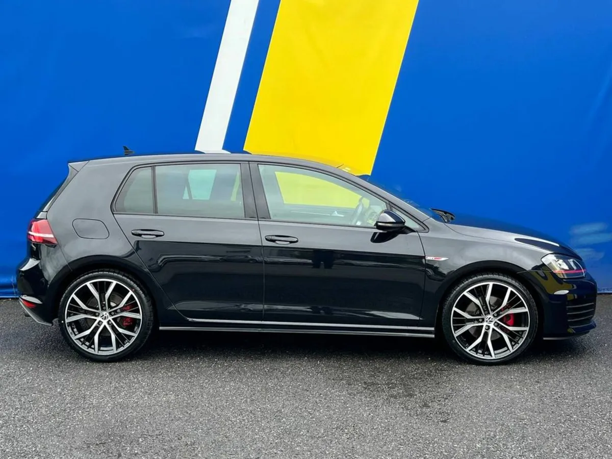 Volkswagen Golf GTI 2.0 TSI AUTO // TARTAN INTERIO - Image 2