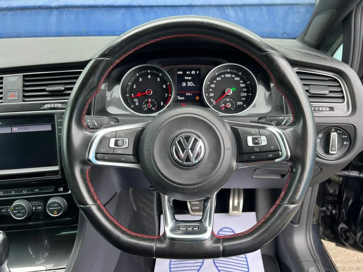 Volkswagen Golf GTI 2.0 TSI AUTO // TARTAN INTERIO - Image 4