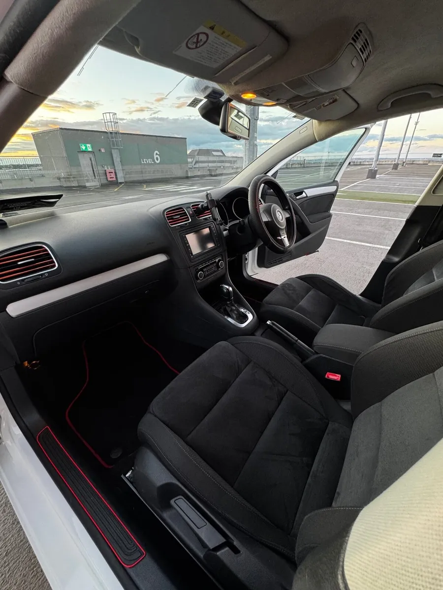 Volkswagen Golf 1.4 TSI  - 2012 - Automatic - Image 2