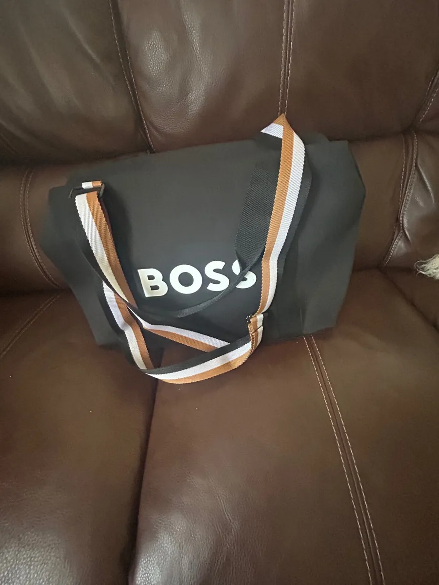 Hugo Boss sport/travel bag original new - Image 3