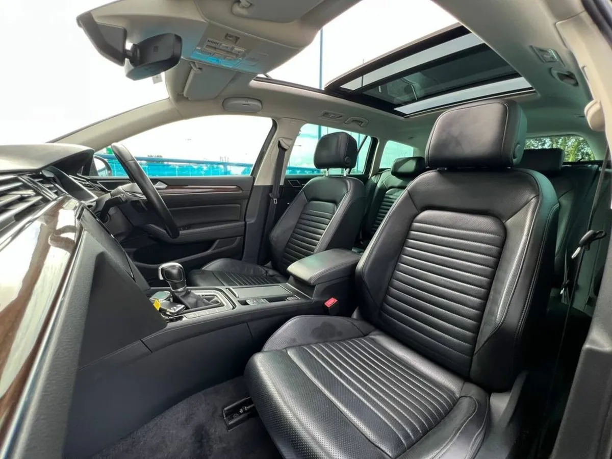 Volkswagen Passat VARIANT HIGHLINE 2.0 TDI AUTO // - Image 2