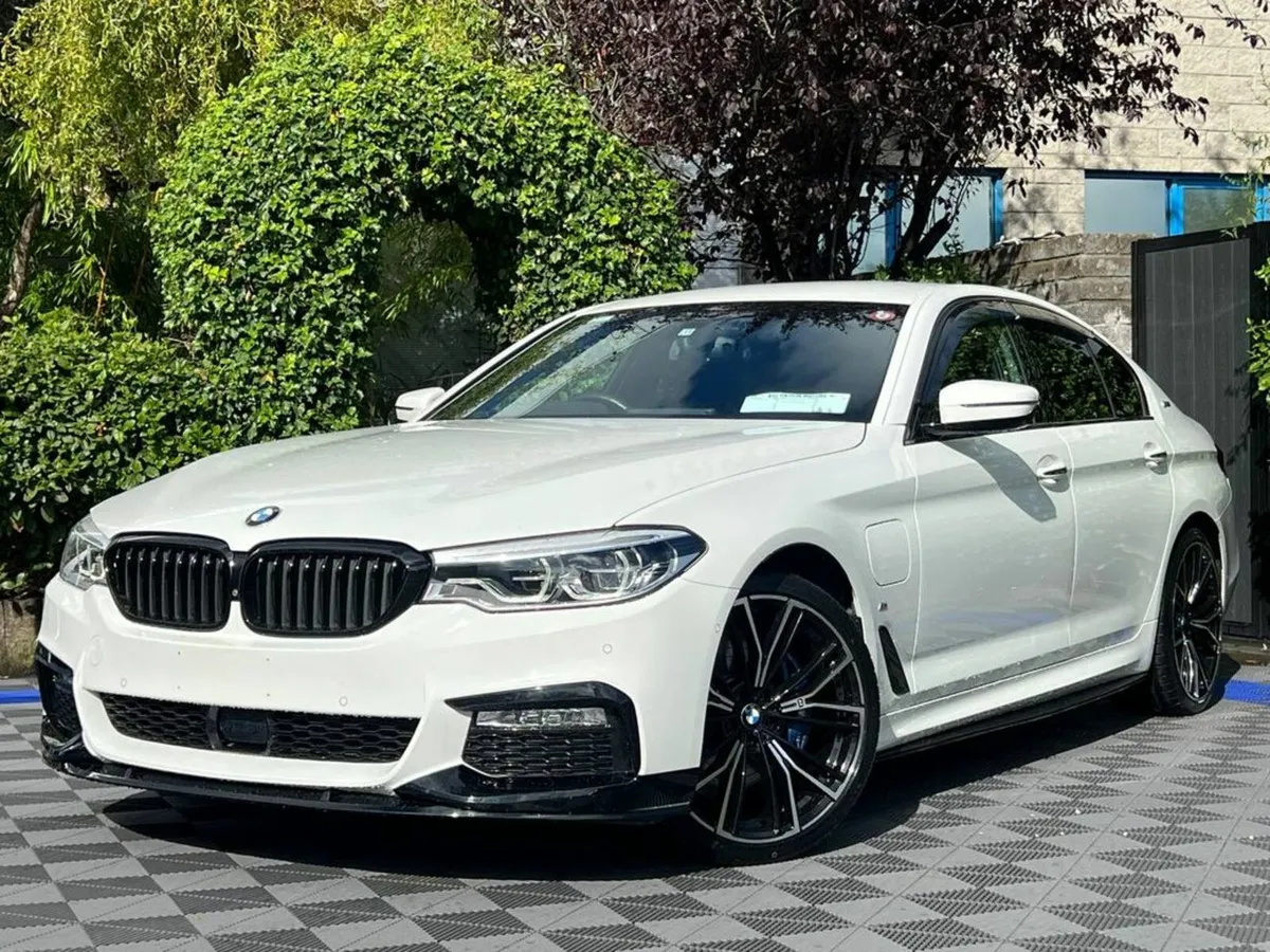 BMW 5-Series 530e M-SPORT COMPETITION 2.0 HYBRID / - Image 1