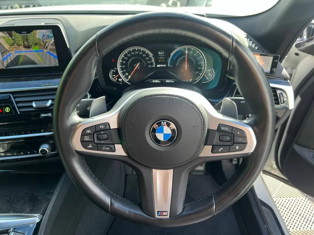 BMW 5-Series 530e M-SPORT COMPETITION 2.0 HYBRID / - Image 4
