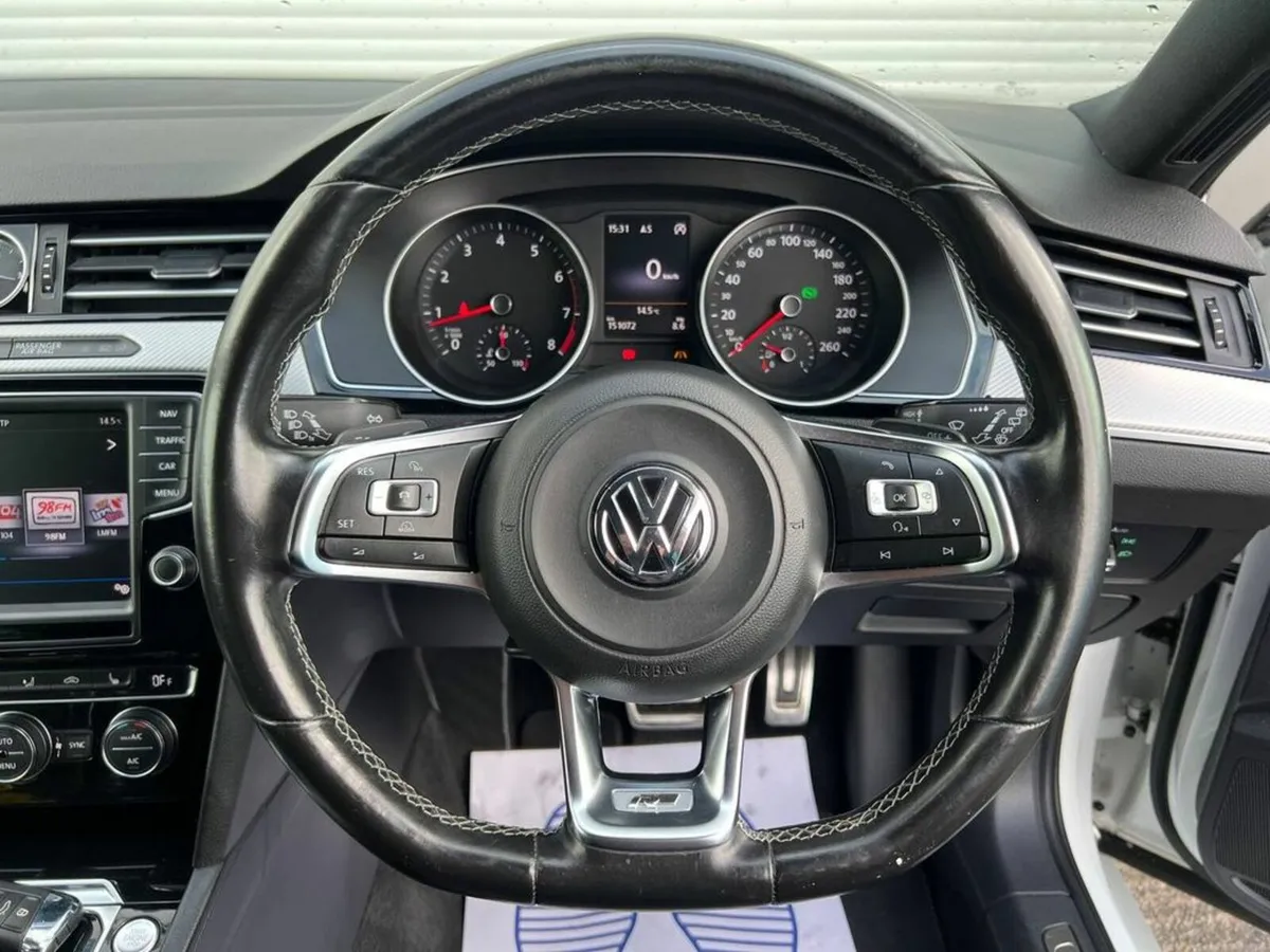 Volkswagen Passat R-LINE HIGHLINE 1.4 TSI AUTO // - Image 4