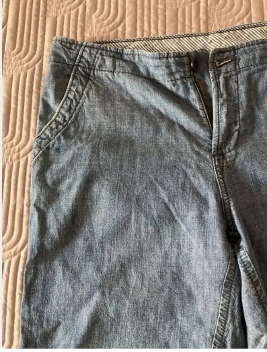M&S Three Quarter length trousers Size 14 - Image 2
