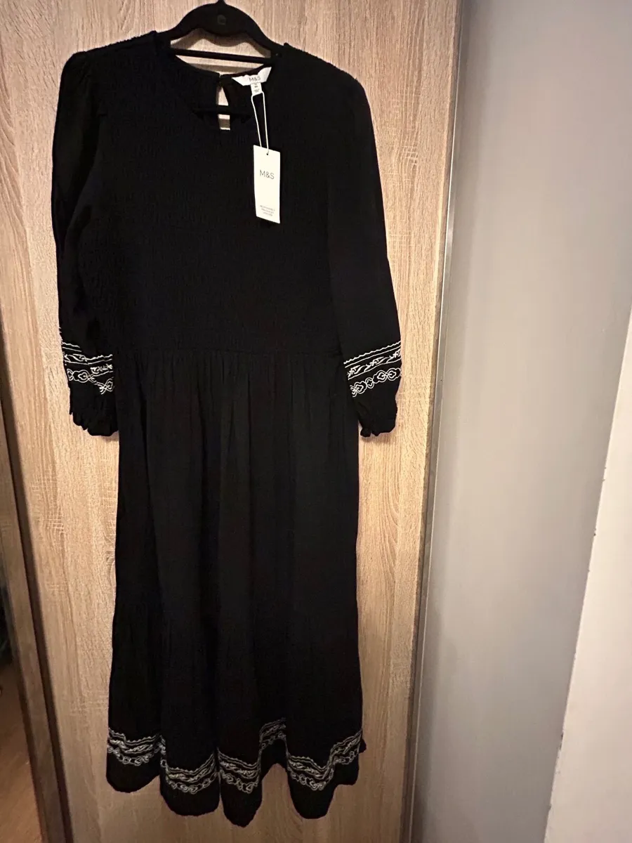 Mark&Spencer dress size UK14 new - Image 1