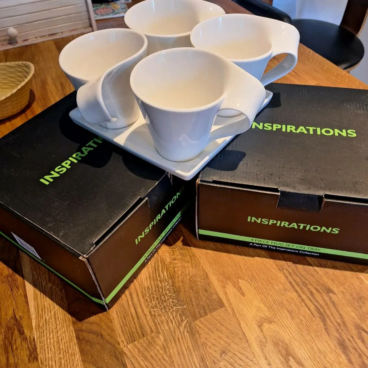 Mug set on tray